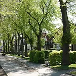 At The Park 1 罗斯托克